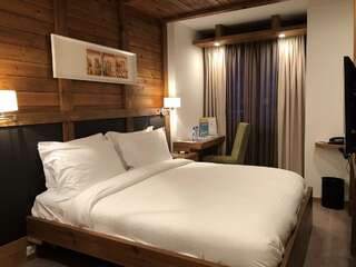 Отель Four Points by Sheraton Kolasin Колашин Стандартный номер-3